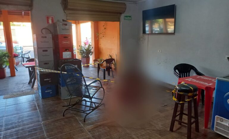homem-e-morto-depois-de-tomar-arma-de-pm-e-atirar-contra-outro-policial-em-bar
