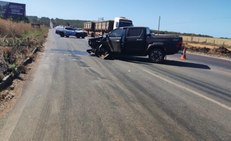 motorista-e-arremessado-de-carro-apos-batida-em-caminhonete-na-to-080