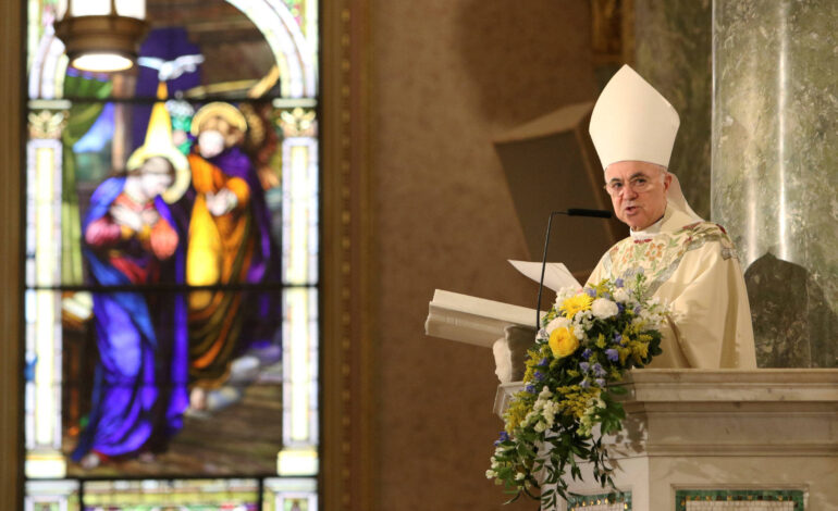 vaticano-excomunga-arcebispo-que-chamou-papa-de-‘servo-de-satanas’