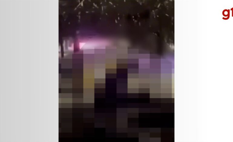 casal-e-flagrado-fazendo-sexo-em-barraca-de-praia-e-imagem-viraliza;-video