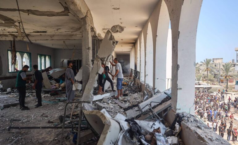 israel-bombardeia-escola-e-volta-a-ordenar-saida-de-civis-na-faixa-de-gaza
