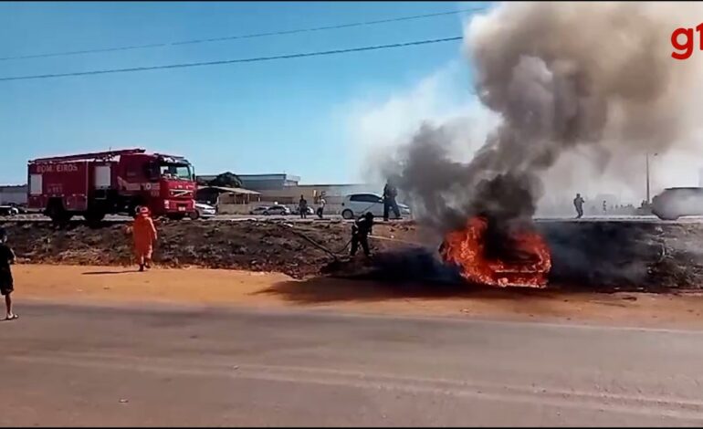 video:-carro-pega-fogo-apos-acidente-com-caminhonete-na-br-010-e-uma-pessoa-morre-carbonizada