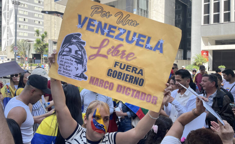 imigrantes-protestam-na-paulista-contra-maduro-e-em-apoio-a-eleicao-na-venezuela