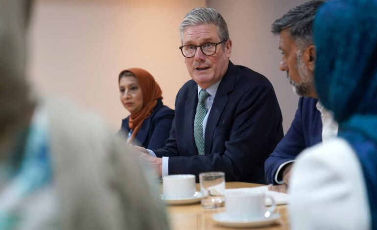 disturbios-anti-imigrantes-no-reino-unido-testam-lideranca-de-starmer