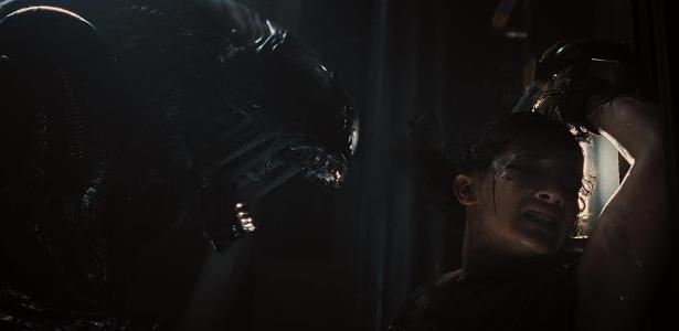 ‘alien:-romulus’-compensa-falta-de-ideias-com-o-mais-brutal-terror-espacial
