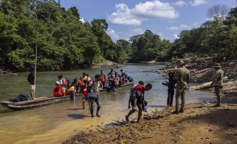 panama-inicia-deportacoes-de-imigrantes-de-darien-com-voos-pagos-pelos-eua