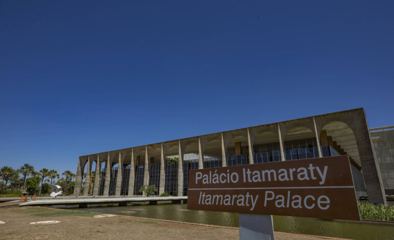 itamaraty-anuncia-cortes,-e-diplomatas-no-exterior-temem-nao-poder-pagar-despesas-basicas