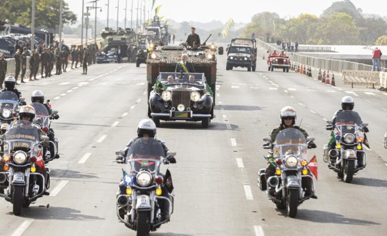 autoridades-prestigiam-desfile-do-7-de-setembro-em-brasilia