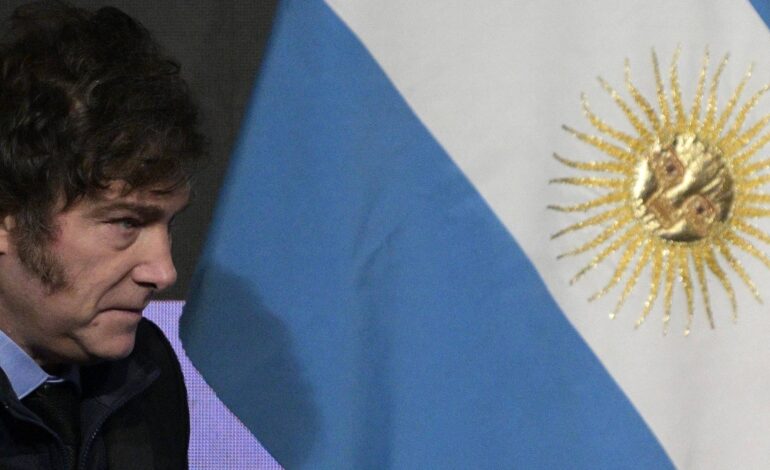 milei-tenta-limitar-atuacao-do-jornalismo-com-decreto