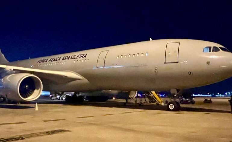 voo-da-fab-com-229-brasileiros-deixa-beirute-rumo-ao-brasil