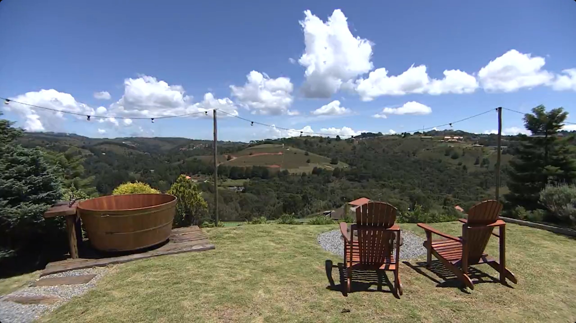 Cabanas, ofurô e mais: acampamento de luxo tem infraestrutura de casa com diárias de até R$ 1,7 mil