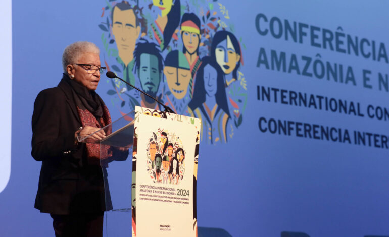 ‘presidentes-nao-fazem-o-que-querem’,-diz-nobel-da-paz-liberiana-sobre-trump