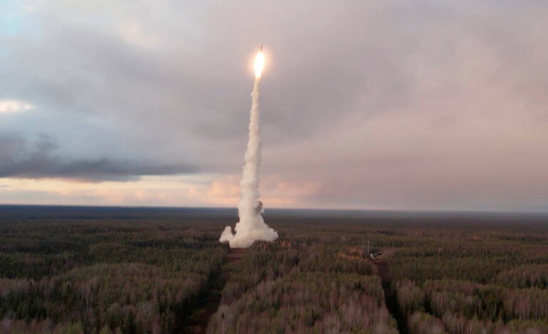 russia-ataca-ucrania-com-missil-criado-para-guerra-nuclear,-diz-kiev