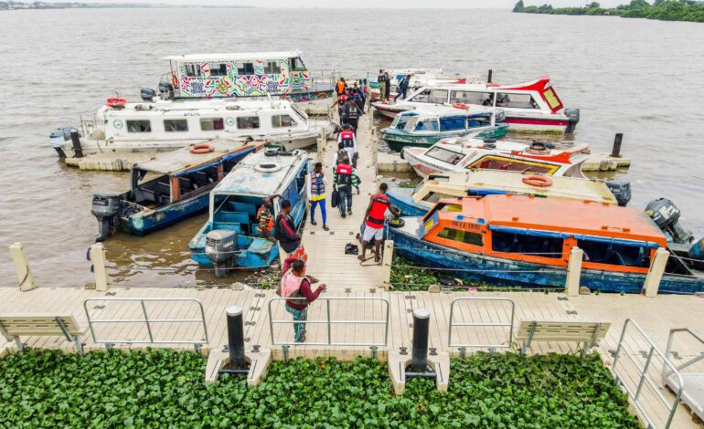 acidente-de-barco-deixa-pelo-menos-27-mortos-e-cem-desaparecidos-na-nigeria