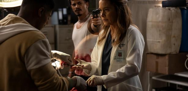 claudia-abreu-aprendeu-a-suturar-e-entubar-para-nova-serie:-‘muito-intenso’