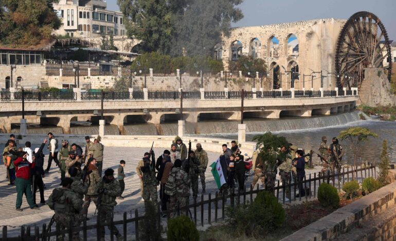 com-avanco-de-rebeldes,-vizinhos-fecham-fronteiras,-e-ira-retira-pessoal-da-siria