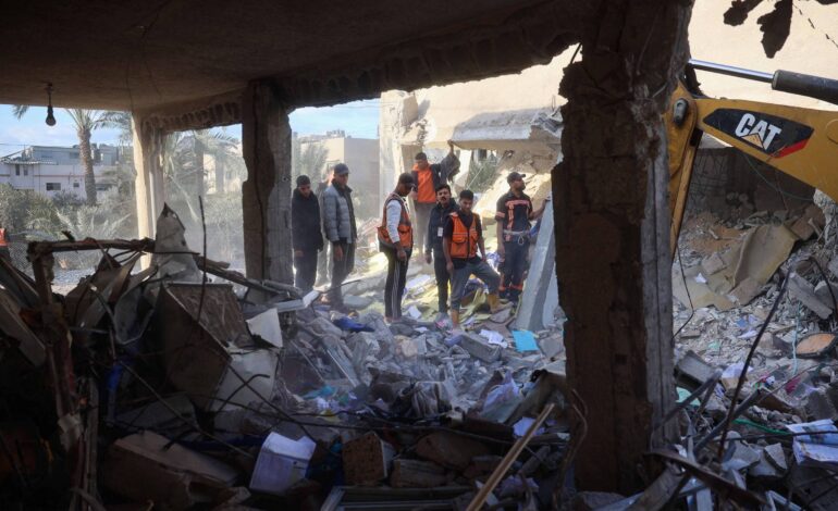 ataques-de-israel-em-gaza-atingem-abrigos-para-deslocados-e-matam-18-pessoas,-diz-hamas