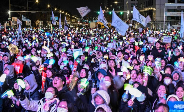 milhares-de-sul-coreanos-celebram-impeachment-com-k-pop-e-ate-samba-nas-ruas