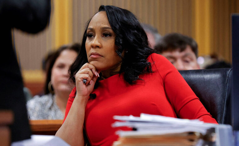 tribunal-dos-eua-afasta-promotora-de-processo-contra-trump-na-georgia