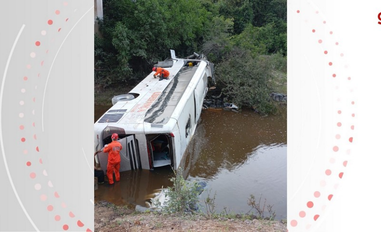corpos-de-vitimas-do-acidente-em-que-onibus-caiu-de-ponte-dentro-de-rio-sao-liberados-do-iml