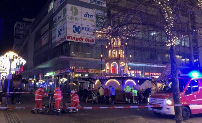 carro-invade-mercado-de-natal-na-alemanha,-mata-ao-menos-1-e-fere-60