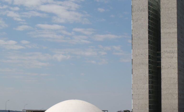 senado-pede-que-dino-libere-recursos-de-emendas-parlamentares