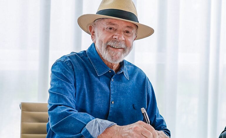 Lula tem melhora progressiva e ótimo estado, diz boletim médico