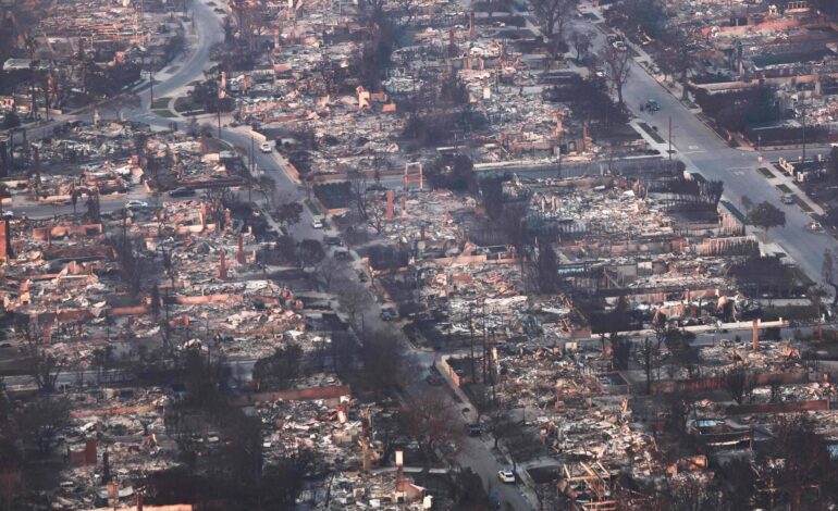 incendios-em-los-angeles-chegam-ao-terceiro-dia;-numero-de-mortes-sobe-para-10