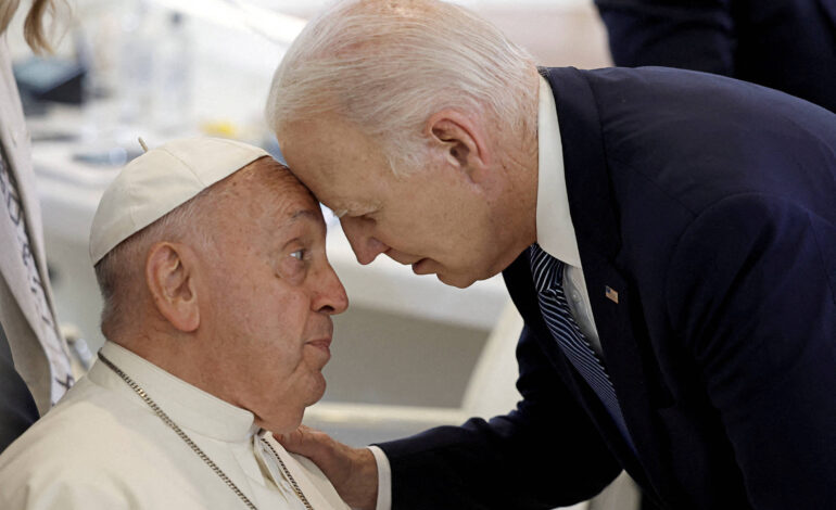 biden-concede-medalha-da-liberdade,-maior-honraria-civil-dos-eua,-ao-papa