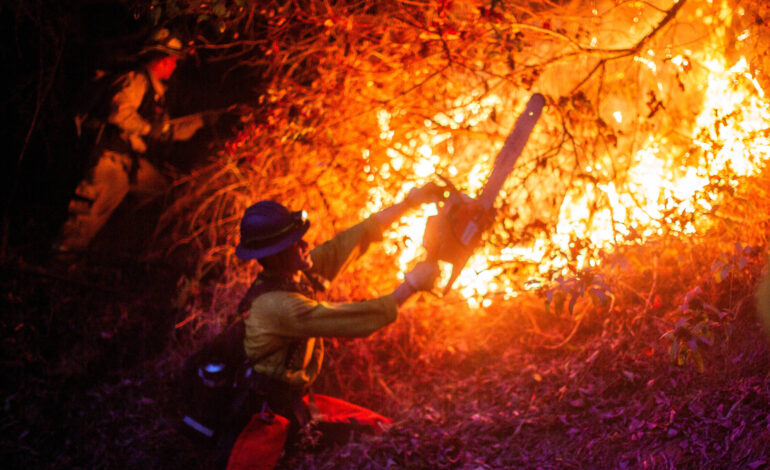 sobe-para-24-o-numero-de-mortos-em-onda-de-incendios-que-atinge-los-angeles