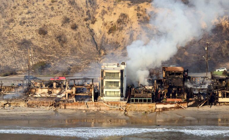 incendios-nos-eua-geram-debate-sobre-resistencia-de-casas-de-madeira