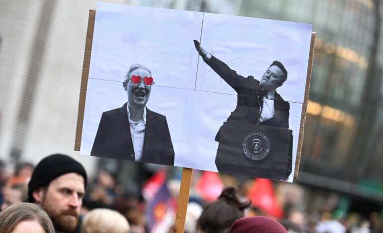alemanha-investiga-projecao-de-suposta-saudacao-nazista-de-musk-em-fabrica-da-tesla
