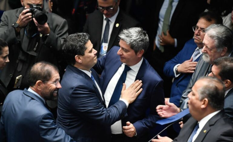 davi-alcolumbre-e-eleito-presidente-do-senado-com-ampla-maioria