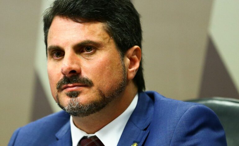 Marcos do Val e Soraya Thronicke retiram candidatura ao Senado