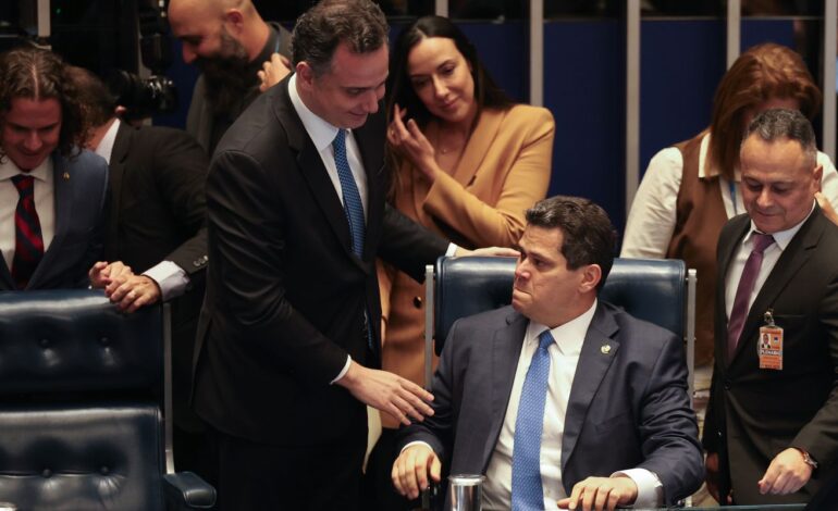 nova-mesa-diretora-do-senado-e-eleita-por-aclamacao