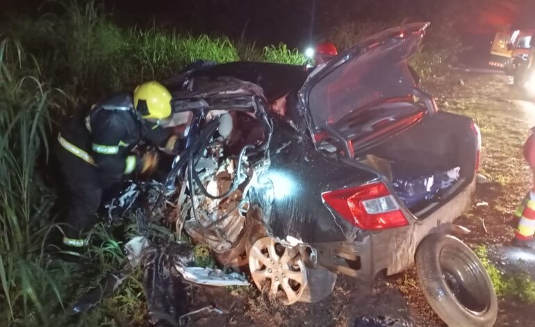 estudante-de-medicina-morre-apos-acidente-entre-carro-e-caminhao-na-br-153