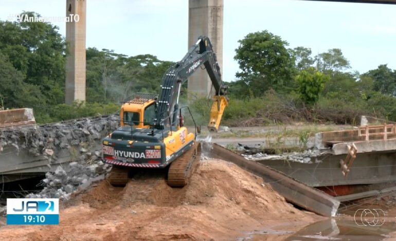 destrocos-comecam-a-ser-retirados-apos-implosao-da-ponte-entre-tocantins-e-maranhao