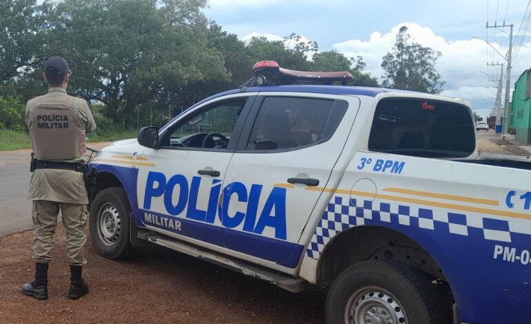 vizinhos-escutam-barulho-de-tiros-e-encontram-homem-morto-em-cadeira-na-porta-de-casa