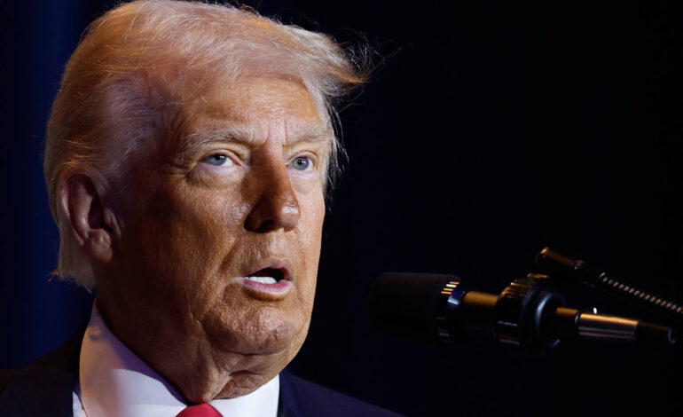 governo-trump-demite-funcionarios-de-agencia-federal,-volta-atras-e-depois-demite-de-novo