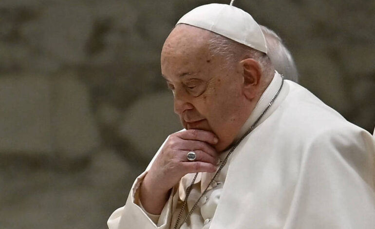 papa-francisco-e-hospitalizado-para-tratar-de-bronquite