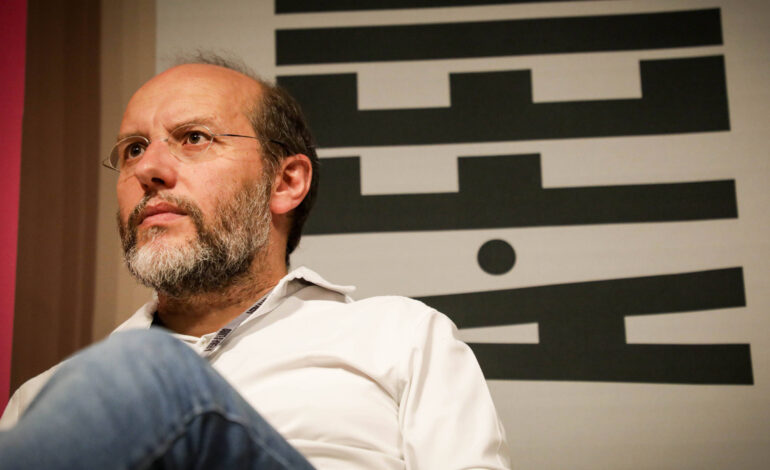 rui-tavares-lanca-podcast-em-que-conecta-passado,-presente-e-futuro