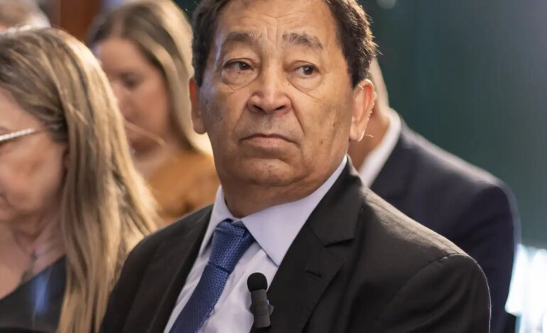 Ex-prefeito ficou surpreso com possível atentado forjado, diz defesa