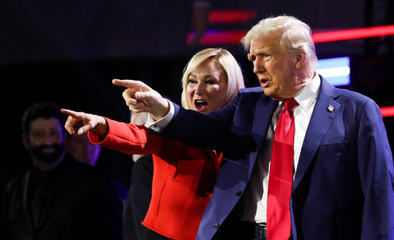 quem-e-paula-white,-a-chefe-do-‘gabinete-da-fe’-de-trump