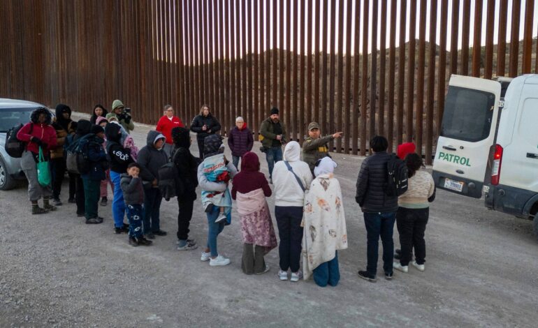 detencoes-de-migrantes-na-fronteira-dos-eua-atingem-nivel-mais-baixo-desde-2020