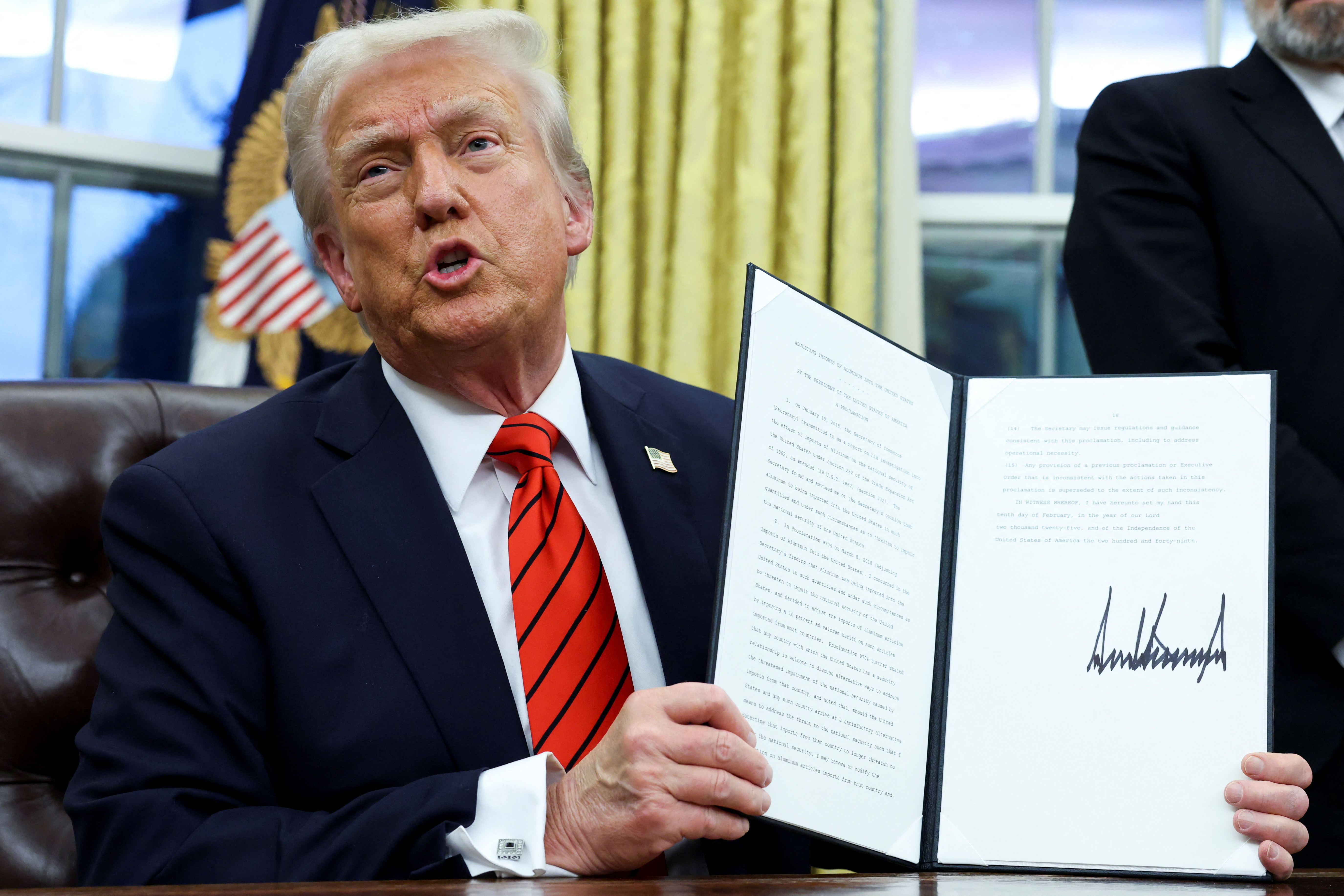 ‘Gold card’ de Trump: o que são e como funcionam vistos parecidos ao redor do mundo