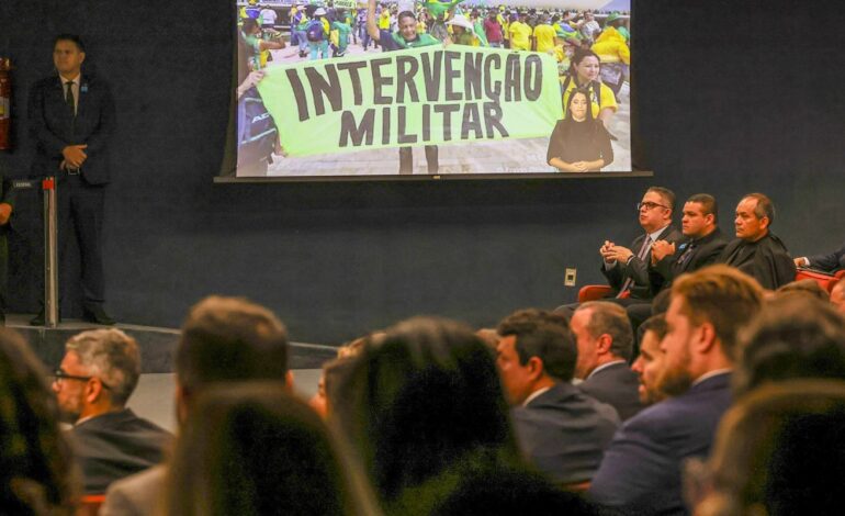 brasil-chegou-perto-de-voltar-a-ditadura,-diz-new-york-times