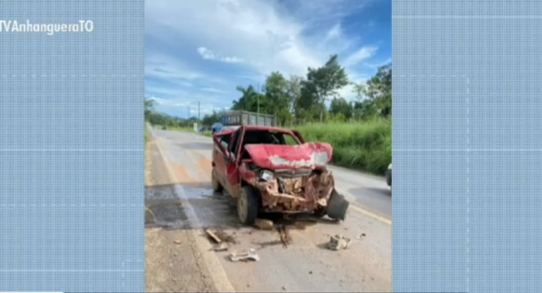 acidente-entre-caminhonete-e-carro-deixa-mulher-morta-e-cinco-feridos-na-to-040