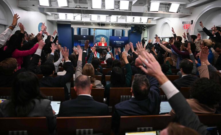 governo-trump-considera-controlar-quais-jornalistas-podem-cobrir-a-casa-branca