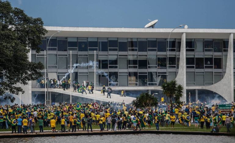 cinco-foragidos-do-8/1-estao-prestes-a-ter-sua-extradicao-julgada-na-argentina