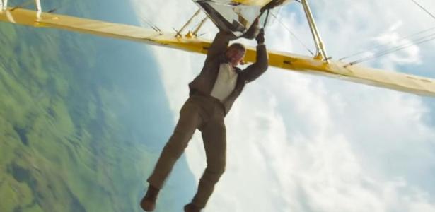 tom-cruise-se-pendura-em-aviao-na-despedida-de-‘missao:-impossivel’